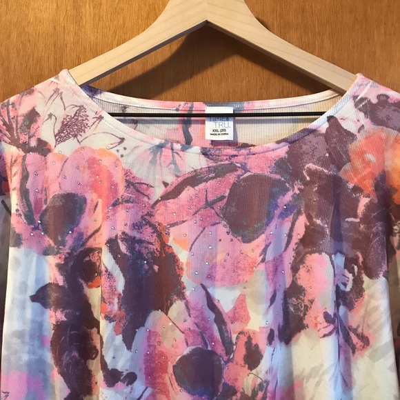 Time & Tru Women’s Sublimation 3/4 Sleeve Top Shirt - Picture 2 of 7